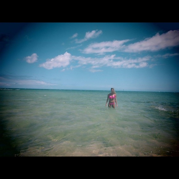 Victoria’s Secret angel convertible/Maui pink lotus multi way bikini top 34c - Picture 7 of 16